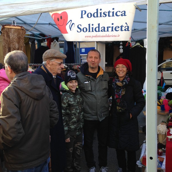 Mercatino della Solidarietà (21/12/2014) 00009