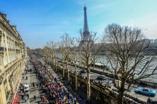 un tratto della maratona di Parigi