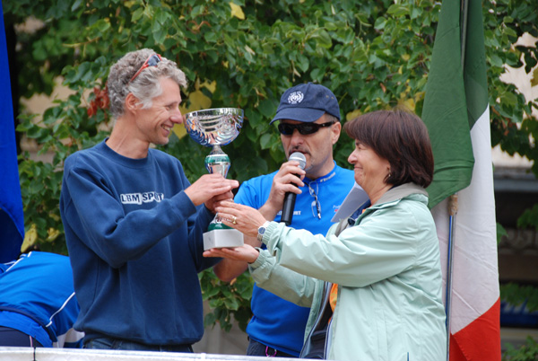 Massimiliano riceve il Trofeo Tarquinio Catello.