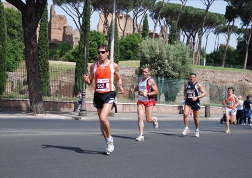Alberto Botta e sullo sfondo Ale Micarelli Junior - Race For The Cure (foto di Patrizia De Castro)