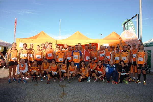 Foto di gruppo per gli Orange prima dello start
