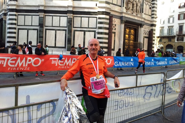 Natalino soddisfatto al termine della Maratona di Firenze