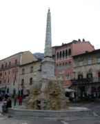 Piazza dell'Obelisco (foto di Patrizia De Castro)