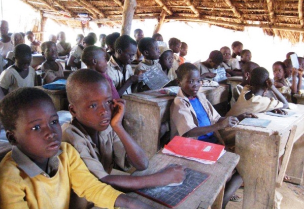 L'alfabetizzazione della popolazione del Togo  uno dei tanti progetti di Luconlus