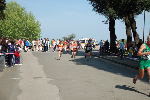 Giro delle Ville Tuscolane (25/04/2009) frascatipino_339