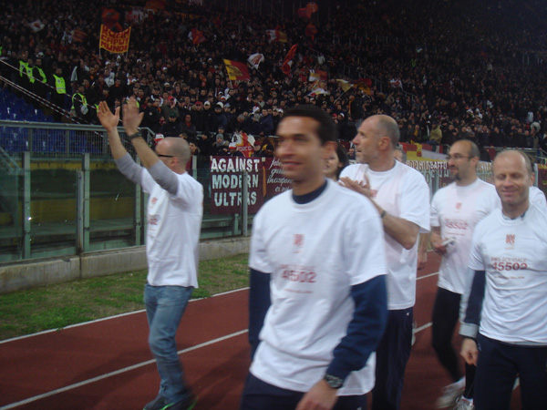 Una Gardenia per l'AISM nello Stadio Olimpico (06/03/2010) botta_05456