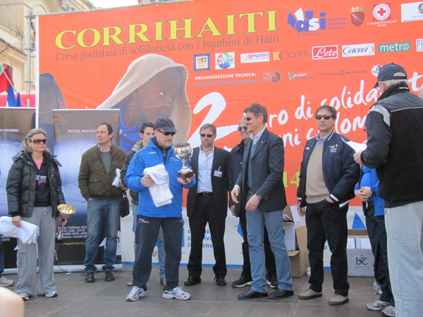 Maratonina CorriHaiti (14/03/2010) haiti_salvatori_0640