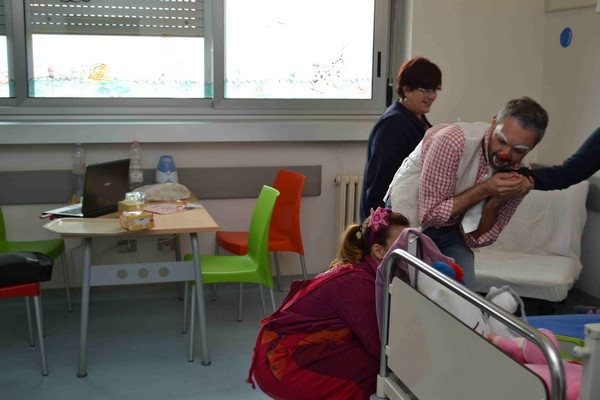 Un pò di gioia e allegria per i bambini ammalati di Fondi (12/02/2013) 00025