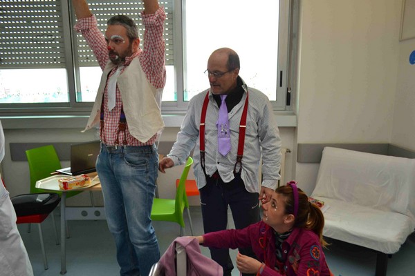 Un pò di gioia e allegria per i bambini ammalati di Fondi (12/02/2013) 00032