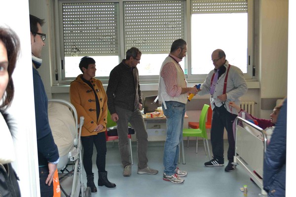 Un pò di gioia e allegria per i bambini ammalati di Fondi (12/02/2013) 00036