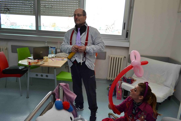 Un pò di gioia e allegria per i bambini ammalati di Fondi (12/02/2013) 00038
