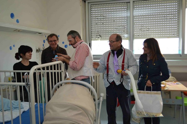 Un pò di gioia e allegria per i bambini ammalati di Fondi (12/02/2013) 00040