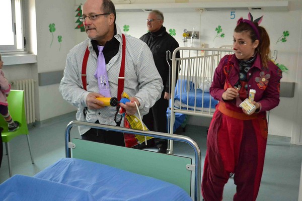 Un pò di gioia e allegria per i bambini ammalati di Fondi (12/02/2013) 00042