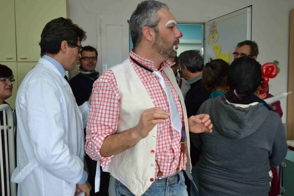 Un pò di gioia e allegria per i bambini ammalati di Fondi (12/02/2013) 00053