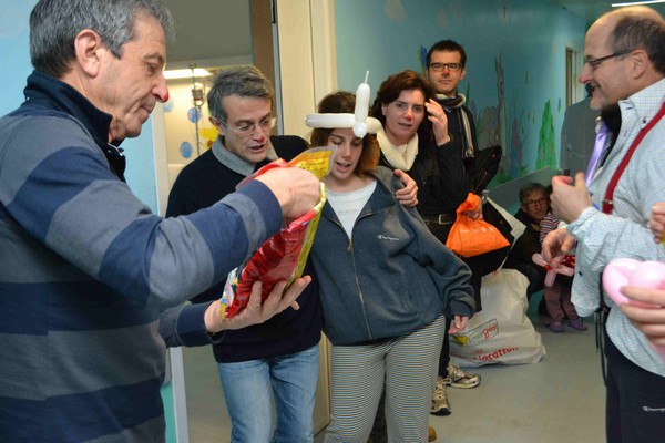 Un pò di gioia e allegria per i bambini ammalati di Fondi (12/02/2013) 00067