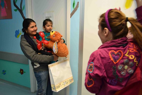 Un pò di gioia e allegria per i bambini ammalati di Fondi (12/02/2013) 00071