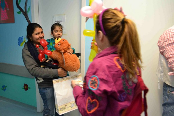 Un pò di gioia e allegria per i bambini ammalati di Fondi (12/02/2013) 00072
