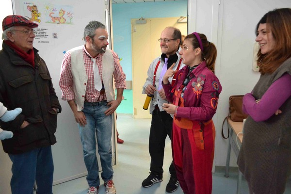 Un pò di gioia e allegria per i bambini ammalati di Fondi (12/02/2013) 00077
