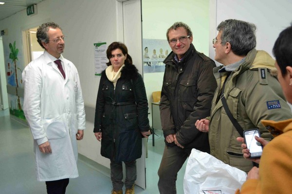 Un pò di gioia e allegria per i bambini ammalati di Fondi (12/02/2013) 00098