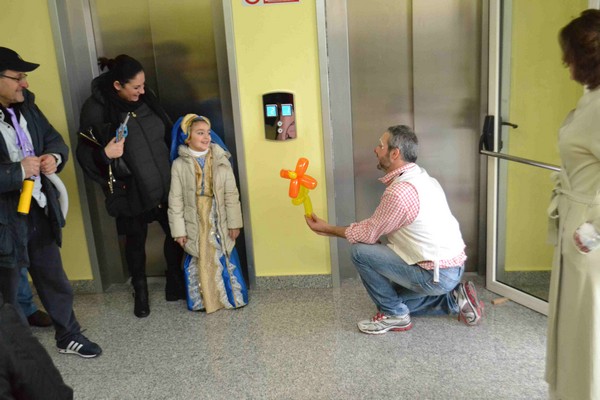 Un pò di gioia e allegria per i bambini ammalati di Fondi (12/02/2013) 00104