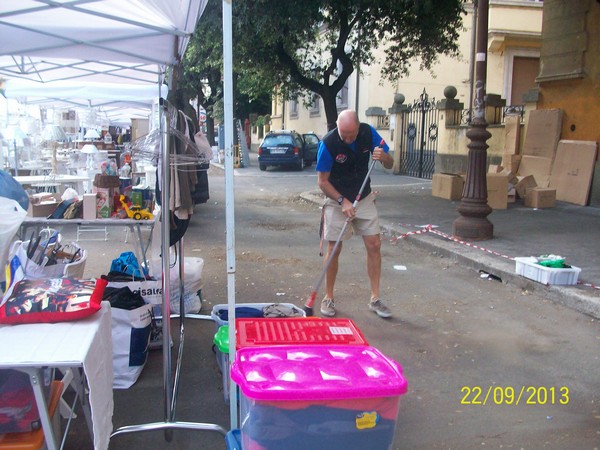 Mercatino della Solidarietà (22/09/2013) 003