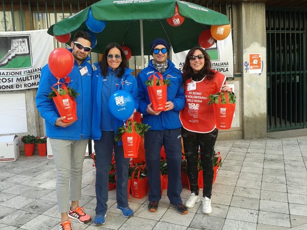 Una Gardenia per l'AISM (07/03/2015) 00001