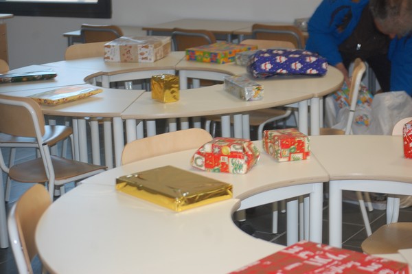 Libri ed altro per la Scuola Edmondo de Amicis di Pieve Torina (09/01/2018) 00007