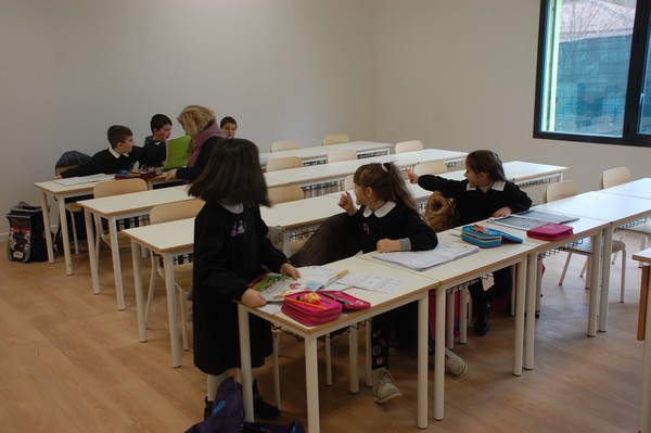 Libri ed altro per la Scuola Edmondo de Amicis di Pieve Torina (09/01/2018) 00011