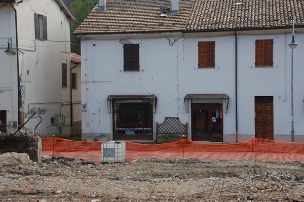 Libri ed altro per la Scuola Edmondo de Amicis di Pieve Torina (09/01/2018) 00013