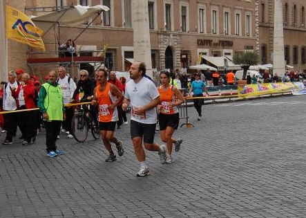 Anna Maria Ciani al traguardo con Emanuele Quacquarelli