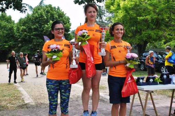 Podio femminile assolute in Orange nell'edizione del 2018 (foto di Maurizio Ragozzino)