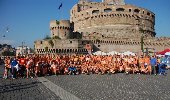 Il gruppo Orange impegnato alla Corsa dei Santi