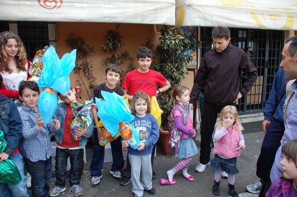 Alcuni piccoli arancini con le buonissime uova solidali di cioccolato