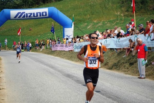 L'orange Alfredo Donatucci al traguardo dell'Amatrice-Configno