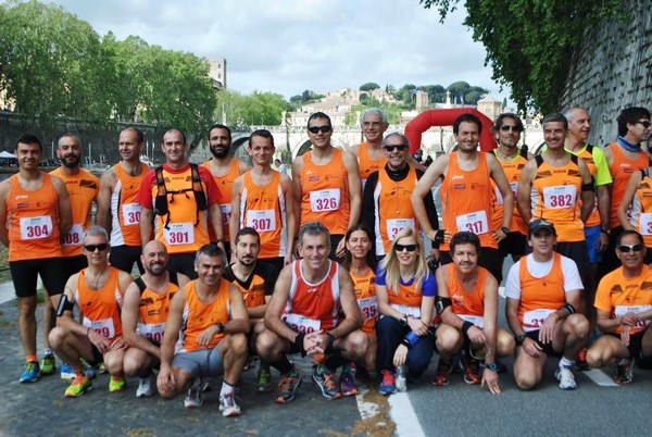 Il gruppo Orange sui bordi del Tevere