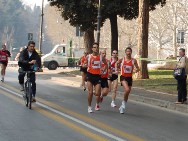 Il Magnifico Trio alla Maratona di Roma 2007, in bici papà Franco Meschini. (foto di Giuseppe Coccia)