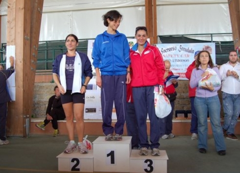 Laura Cerami sul gradino pi alto del podio nella sua categoria