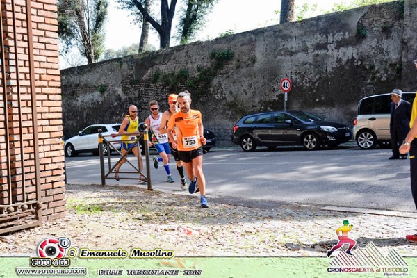 Pino Castelluccio fa il suo ingresso a Villa Torlonia per raggiungere il traguardo