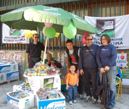 La postazione di Tivoli di 'Una Mela per la Vita'