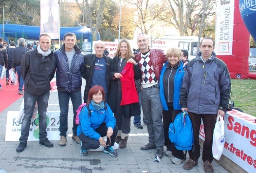 Dario, Francesco, Fabio, Lisa, Cristiano, Giuseppina, Attiliuccio e Daniela al ritiro dei pettorali