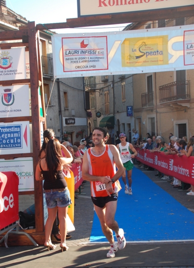 Roberto Costantini taglia il traguardo. (foto di Giuseppe Sen Coccia)