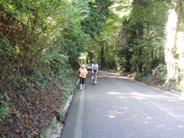 lungo la salita in via dei Laghi