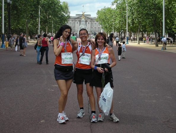 Le nostre tre donne a Londra..... aspettande le altre che sono sulla via del ritorno