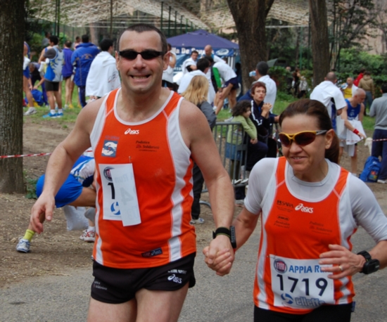 Appia Run 2007, arrivi eccellenti al Parco San Sebastiano, Antonello Busto e Antonella, tigre, Malgrande, nella foto piccola l'ironman Fabrizio.