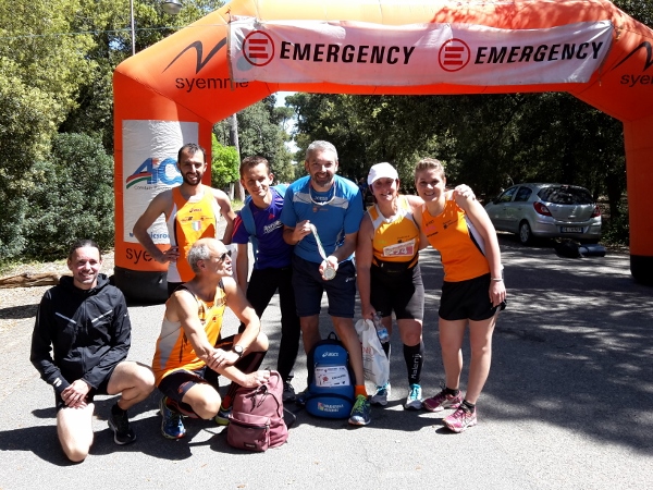 alcuni Orange con la Medaglia di Emergency