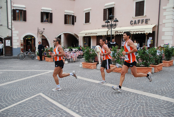 Il bel trio Alfredo, Alberto e Fabrizio prima del traguardo. (foto di Patrizia De Castro)