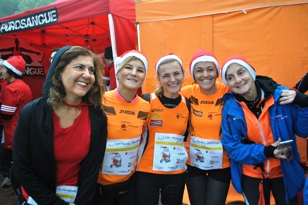 Le nostre sorridenti 'Babbe Natale': ANtonella Falerno, Francesca Carpignoli, Francesca Lippi, Cristina Maurici e Daniela Paciotti